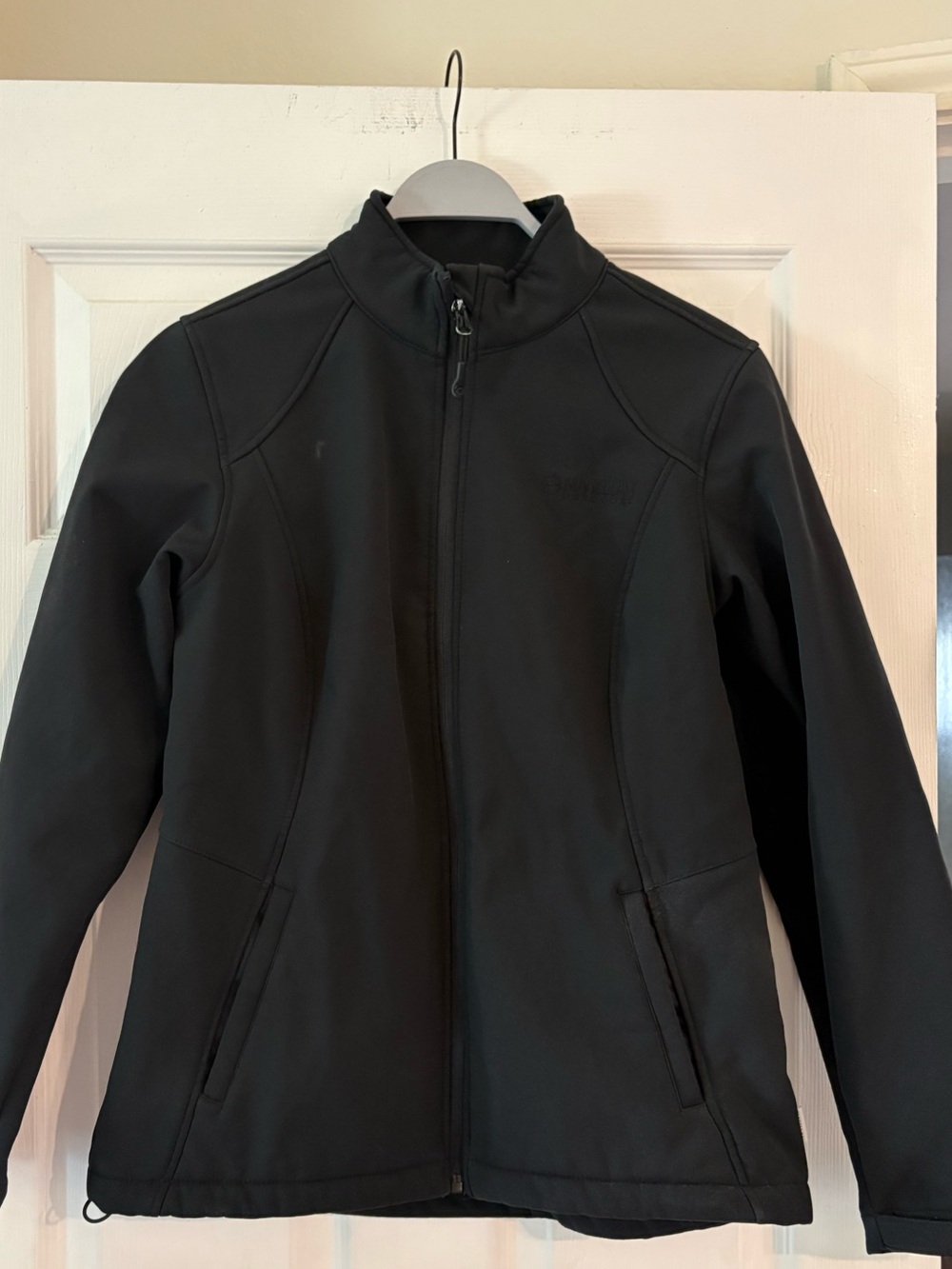 Magellan Outdoors Women's Softshell Jacket size Small